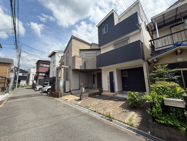 交野市倉治、中古一戸建ての外観画像です
