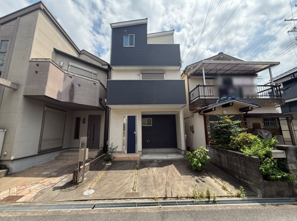 交野市倉治、中古一戸建ての外観画像です