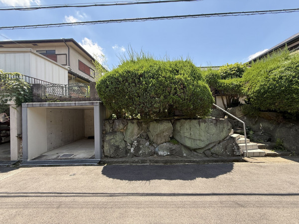 交野市星田山手、中古一戸建ての外観画像です