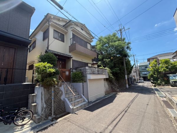 交野市妙見坂、中古一戸建ての外観画像です