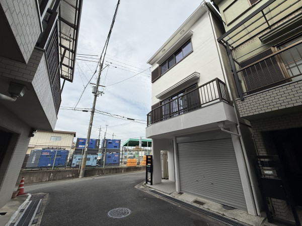 交野市幾野、中古一戸建ての外観画像です