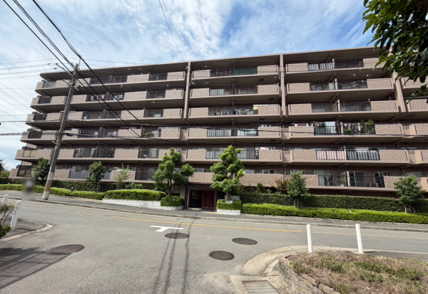 交野市郡津、中古マンションの外観画像です