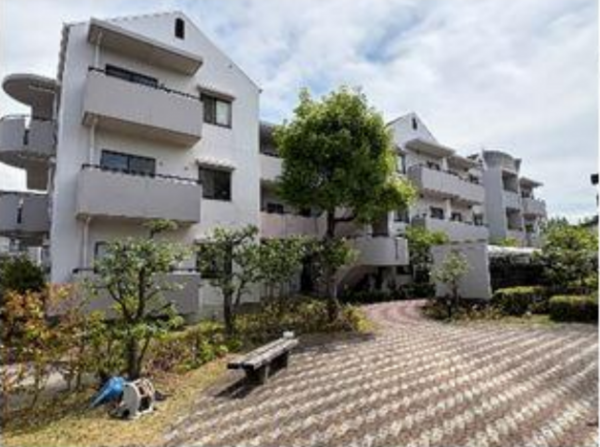 枚方市北山、中古マンションの外観画像です