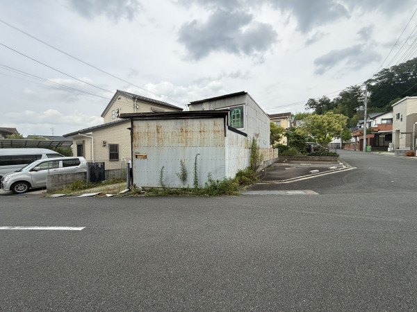 交野市星田、土地の前面道路を含む現地写真画像です