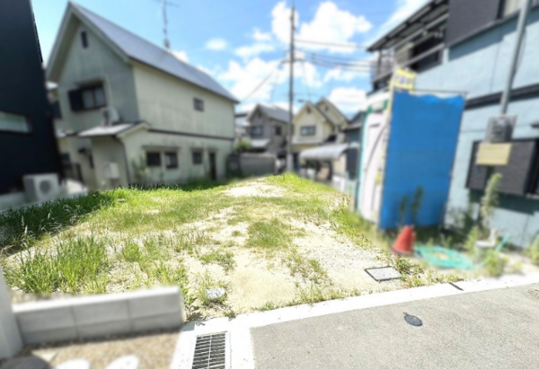 交野市私市、土地の前面道路を含む現地写真画像です
