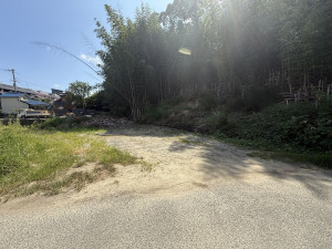交野市私市、土地の前面道路を含む現地写真画像です