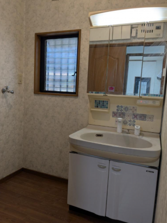 京田辺市薪、中古一戸建ての洗面画像です