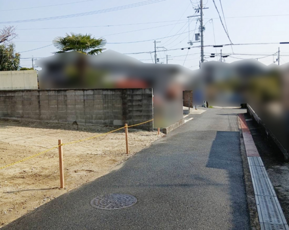 京田辺市大住、土地の前面道路を含む現地写真画像です