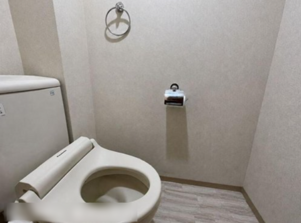 枚方市長尾西町、中古マンションのトイレ画像です