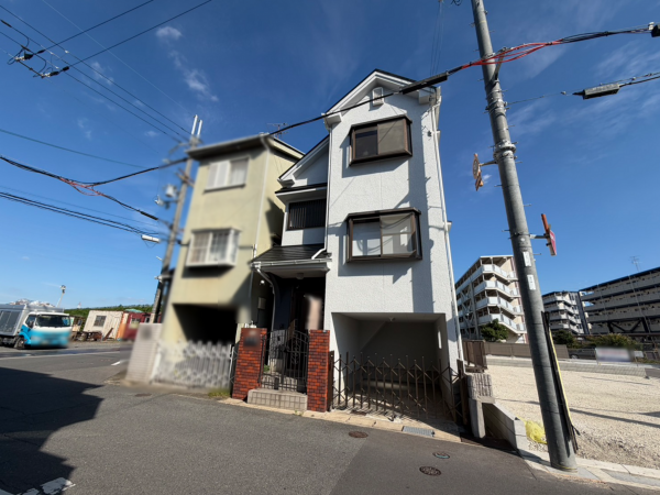 枚方市春日東町、中古一戸建ての外観画像です