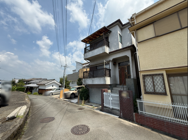 枚方市大峰元町、中古一戸建ての外観画像です