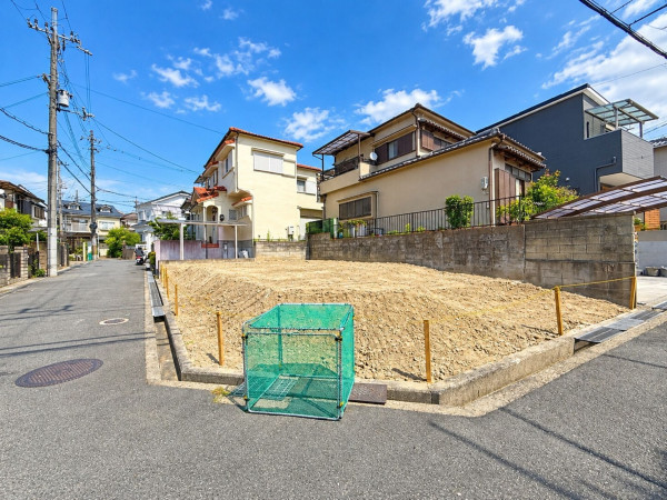 枚方市藤阪東町、土地の前面道路を含む現地写真画像です