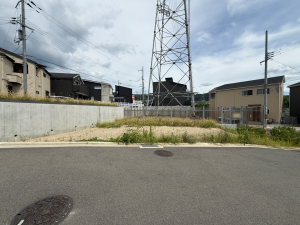 交野市倉治、土地の前面道路を含む現地写真画像です
