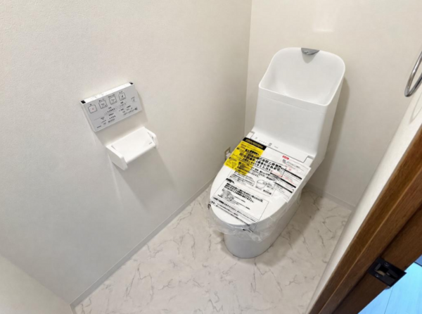 交野市東倉治、中古マンションのトイレ画像です
