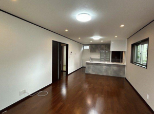 交野市梅が枝、中古一戸建ての居間画像です
