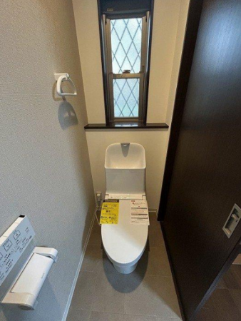 交野市梅が枝、中古一戸建てのトイレ画像です