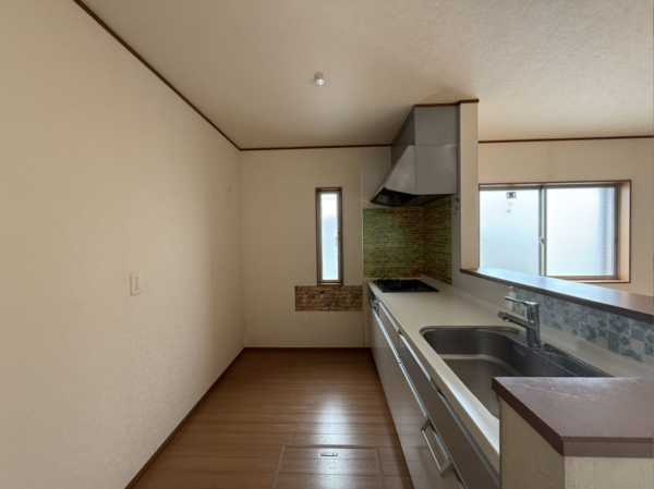 枚方市長尾台、中古一戸建てのキッチン画像です