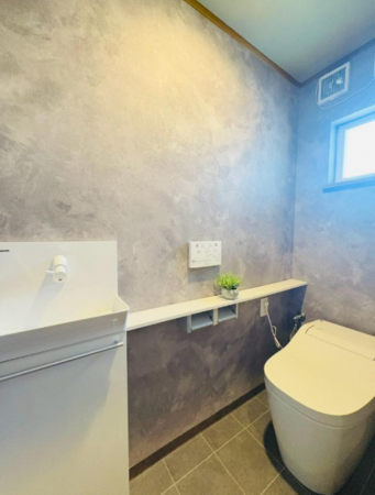 京田辺市山手東、中古一戸建てのトイレ画像です