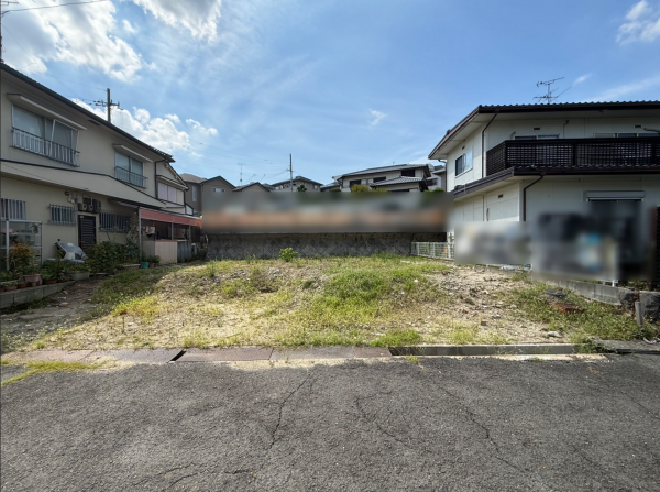 交野市妙見坂、土地の前面道路を含む現地写真画像です