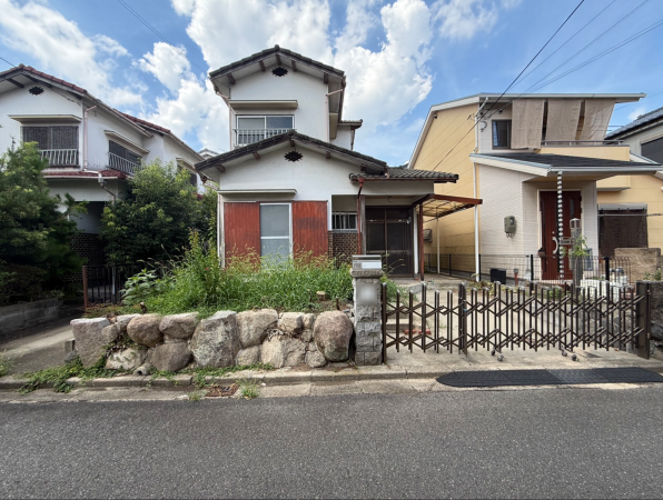 枚方市氷室台、土地の前面道路を含む現地写真画像です