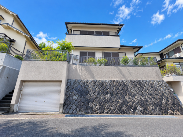 枚方市杉、中古一戸建ての外観画像です