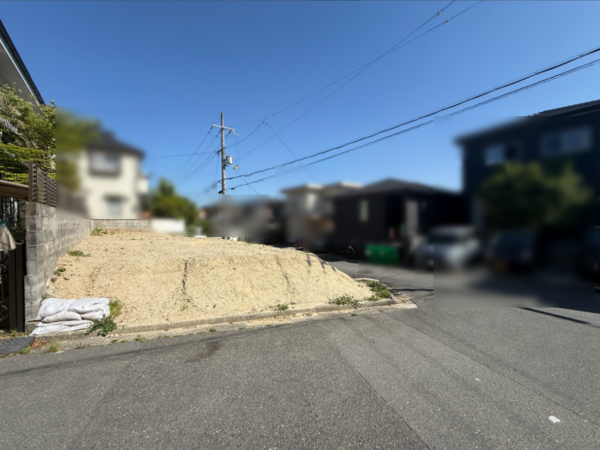 枚方市杉山手、土地の前面道路を含む現地写真画像です
