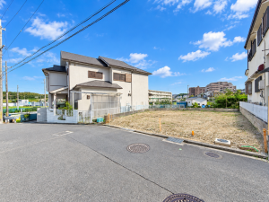 枚方市長尾元町、土地の前面道路を含む現地写真画像です