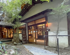 交野市星田、収益物件/店舗付住宅の画像です