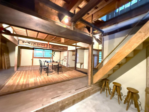 交野市星田、収益物件/店舗付住宅の画像です