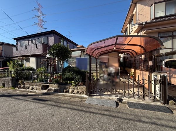 枚方市氷室台、土地の前面道路を含む現地写真画像です