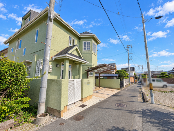 交野市私部、中古一戸建ての外観画像です