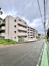 福岡市中央区小笹、中古マンションの外観画像です