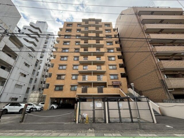 福岡市中央区荒戸、中古マンションの外観画像です