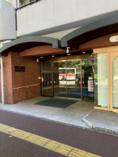 福岡市中央区大名、中古マンションのエントランス画像です