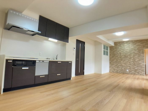 福岡市中央区赤坂、中古マンションのキッチン画像です