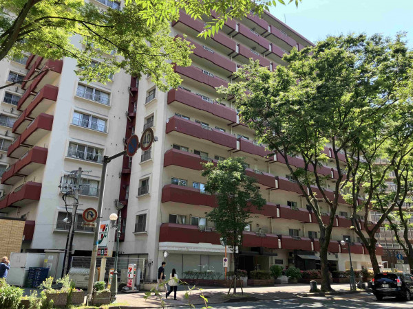 福岡市中央区赤坂、中古マンションの外観画像です