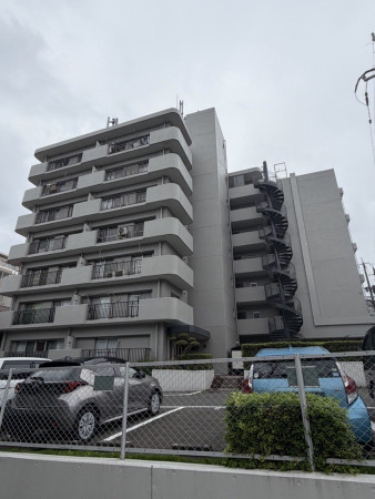 福岡市中央区小笹、中古マンションの外観画像です