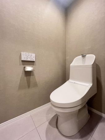 福岡市中央区赤坂、中古マンションのトイレ画像です