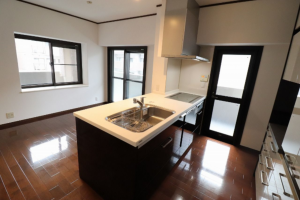福岡市中央区今泉、中古マンションのキッチン画像です