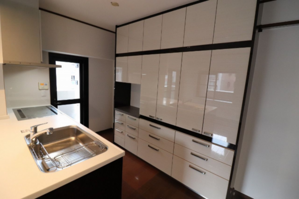 福岡市中央区今泉、中古マンションのキッチン画像です