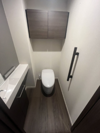 福岡市中央区荒戸、中古マンションのトイレ画像です