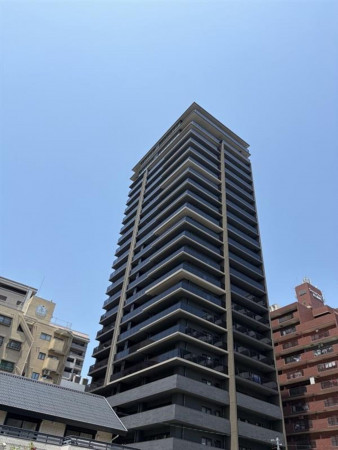 福岡市中央区荒戸、中古マンションの外観画像です