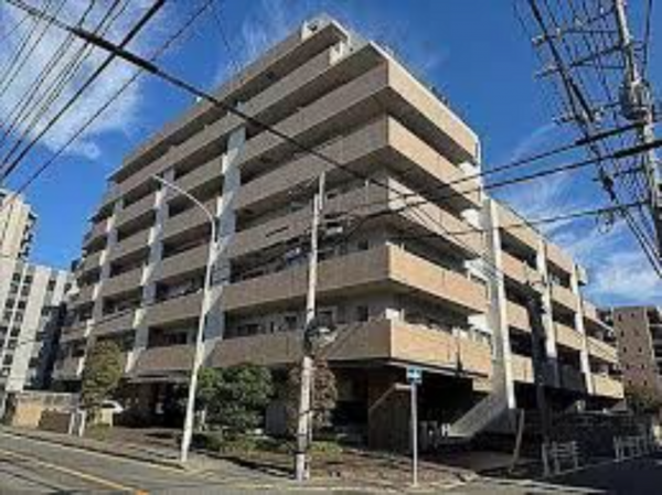 福岡市中央区鳥飼、中古マンションの外観画像です