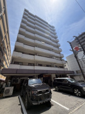 福岡市中央区平尾、中古マンションの外観画像です
