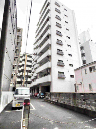 福岡市中央区平尾、中古マンションの外観画像です