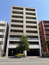 福岡市中央区鳥飼、中古マンションの外観画像です