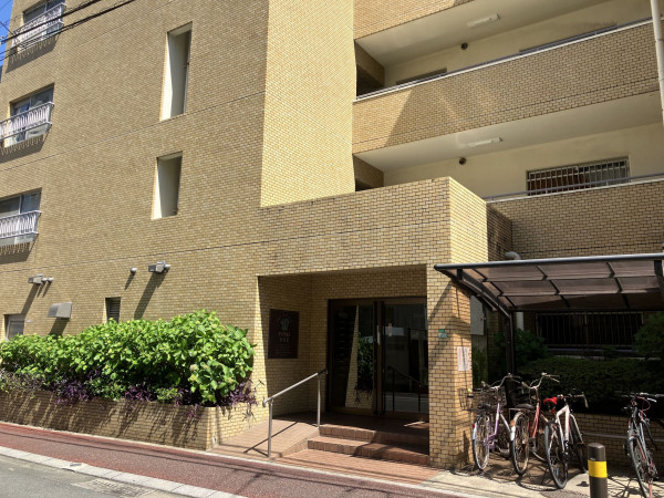 福岡市中央区大宮、中古マンションの外観画像です