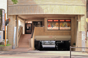 福岡市中央区梅光園、中古マンションの外観画像です