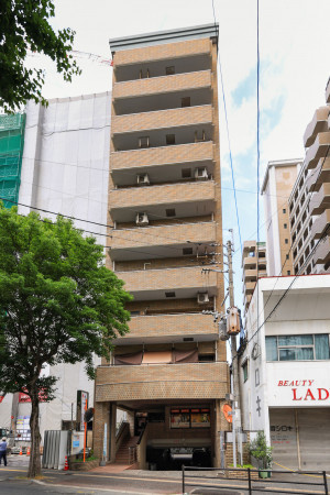 福岡市中央区梅光園、中古マンションの外観画像です