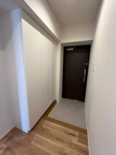福岡市中央区谷、中古マンションの玄関画像です